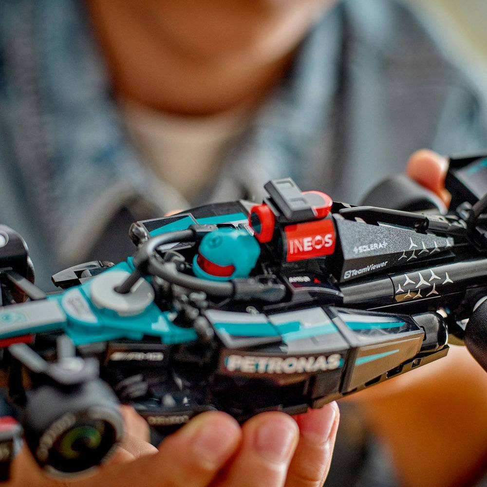 LEGO Speed Champions: Carro de Corrida Mercedes-AMG F1® W15 | Idades 10+ | 267 Peças | Item 77244