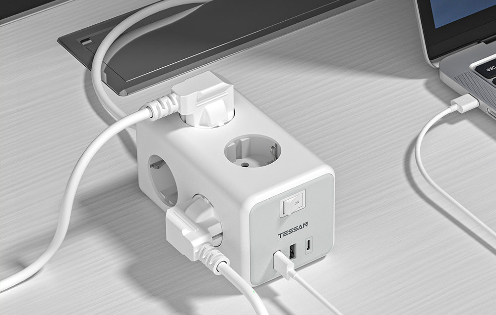 Extensão Cubo Séxtupla com 2 Portas USB-A e 1 USB-C (Branco) TESSAN