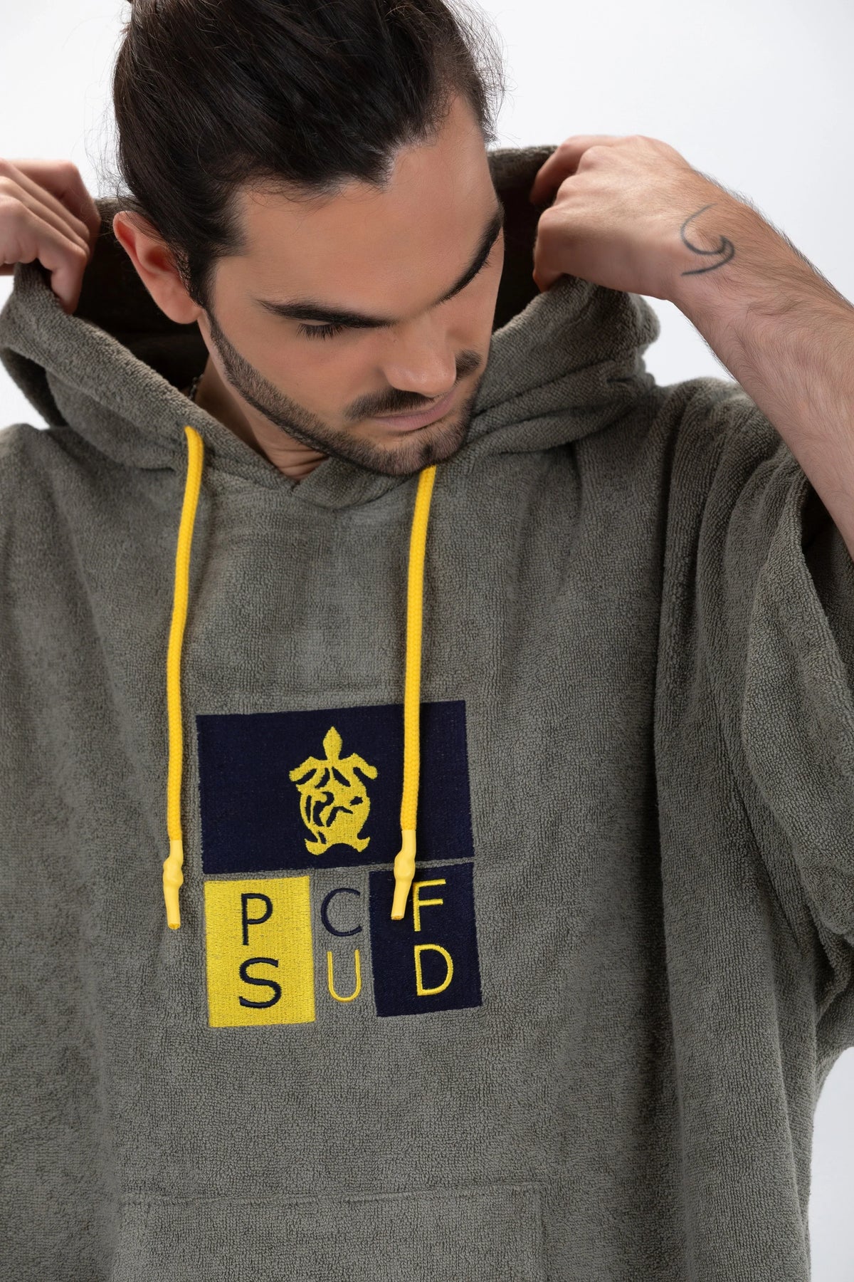 Poncho de Surf Pacifique Sud em Algodão com Mangas – Verde, Tamanho Único