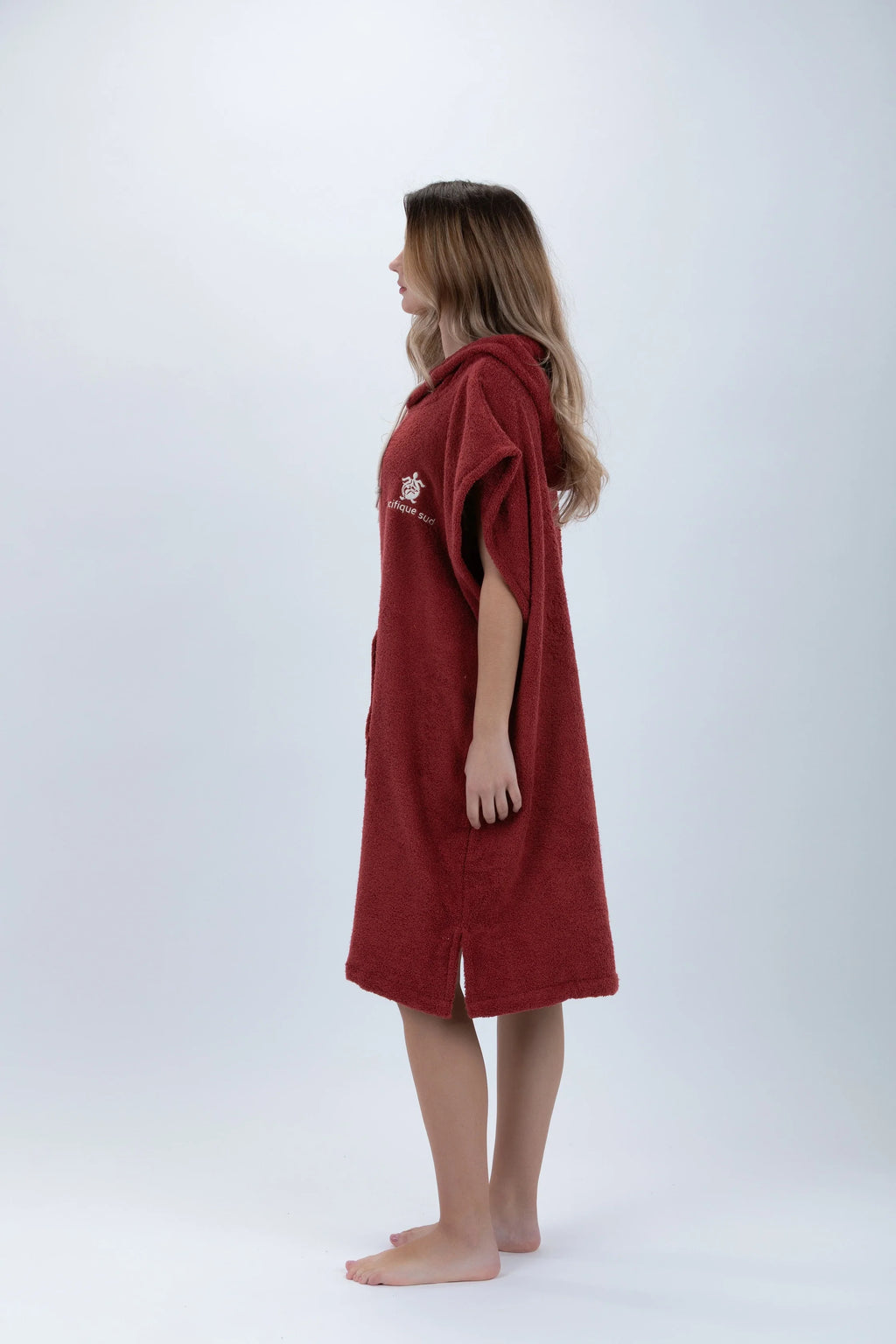 Poncho de Surf Pacifique Sud em Algodão sem Mangas – Bordô, Tamanho M