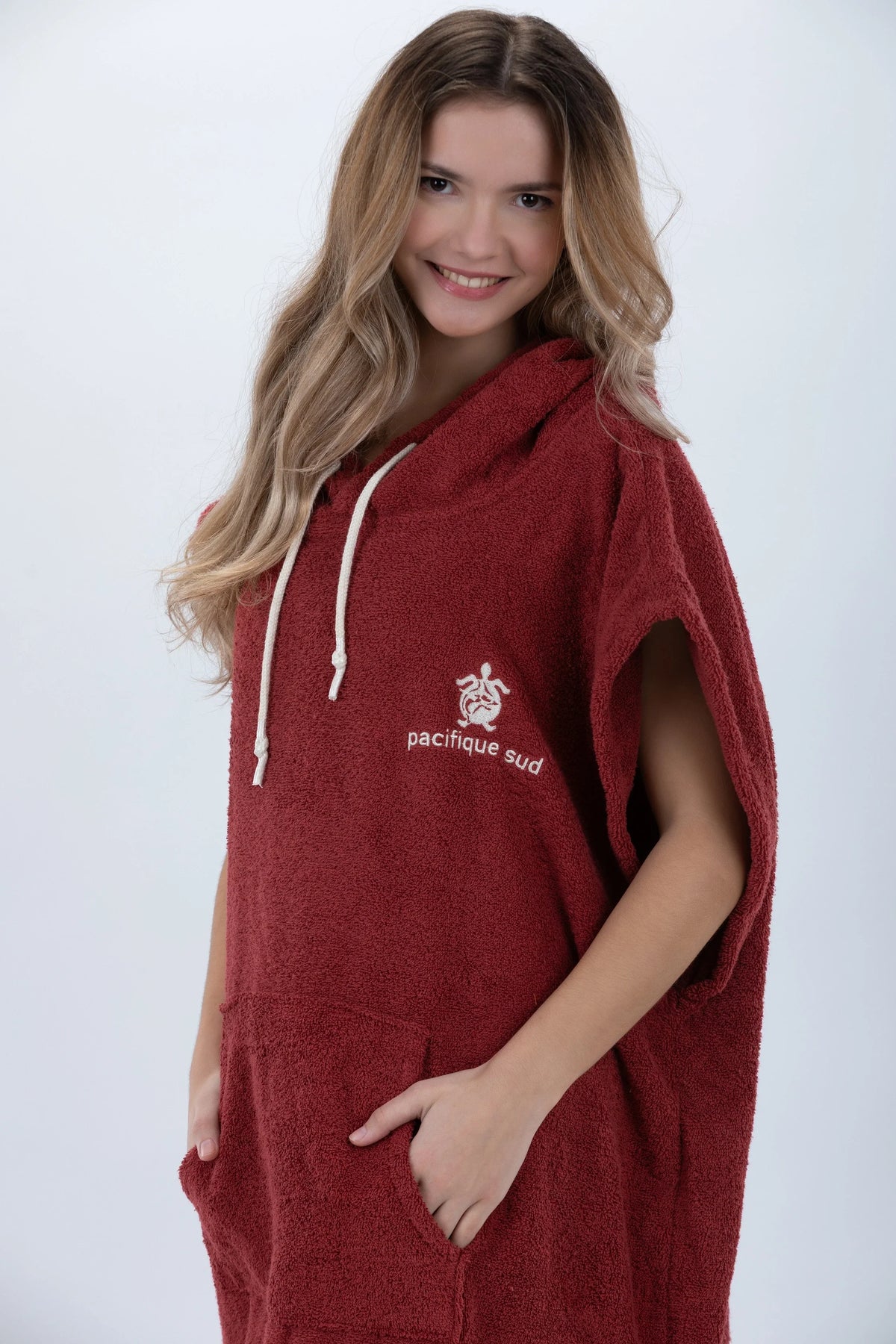 Poncho de Surf Pacifique Sud em Algodão sem Mangas – Bordô, Tamanho M
