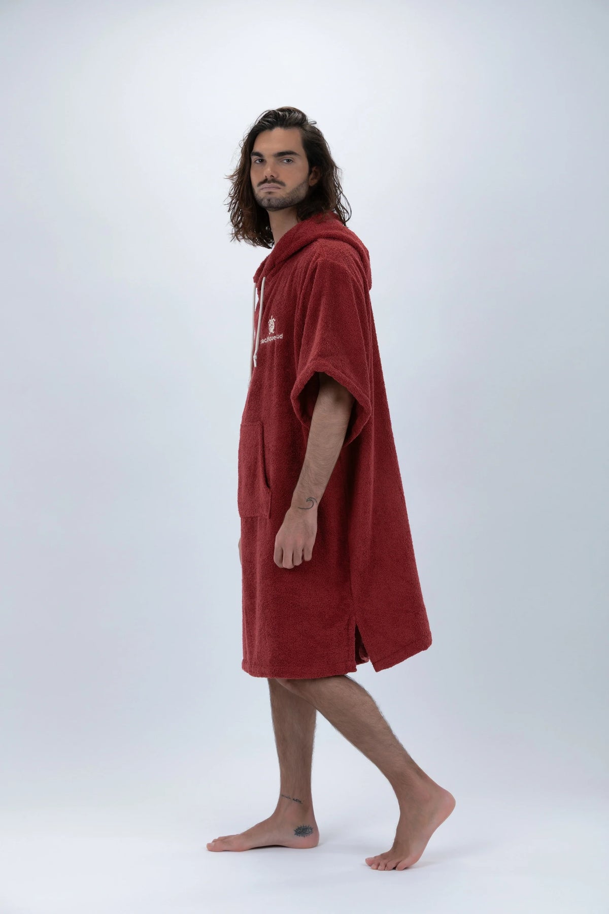 Poncho de Surf Pacifique Sud em Algodão com Mangas – Bordô, Tamanho Único