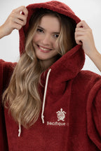 Poncho de Surf Pacifique Sud em Algodão com Mangas – Bordô, Tamanho Único