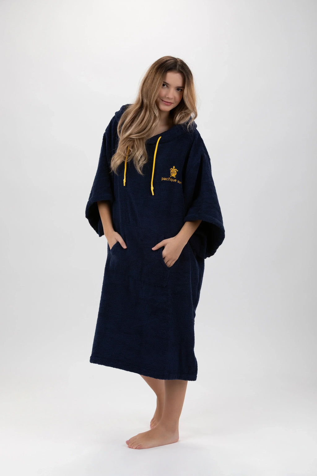 Poncho de Surf Pacifique Sud em Algodão com Mangas – Azul-marinho, Tamanho Único