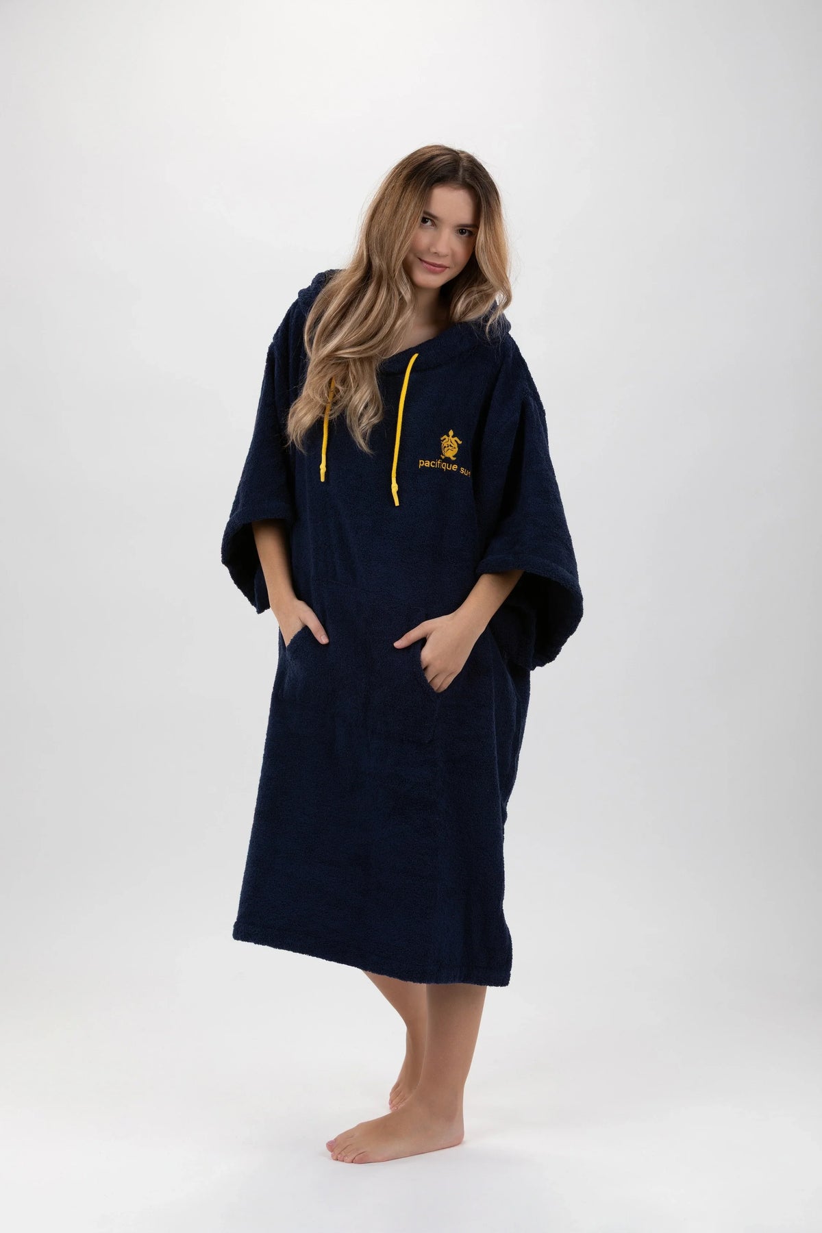 Poncho de Surf Pacifique Sud em Algodão com Mangas – Azul-marinho, Tamanho Único