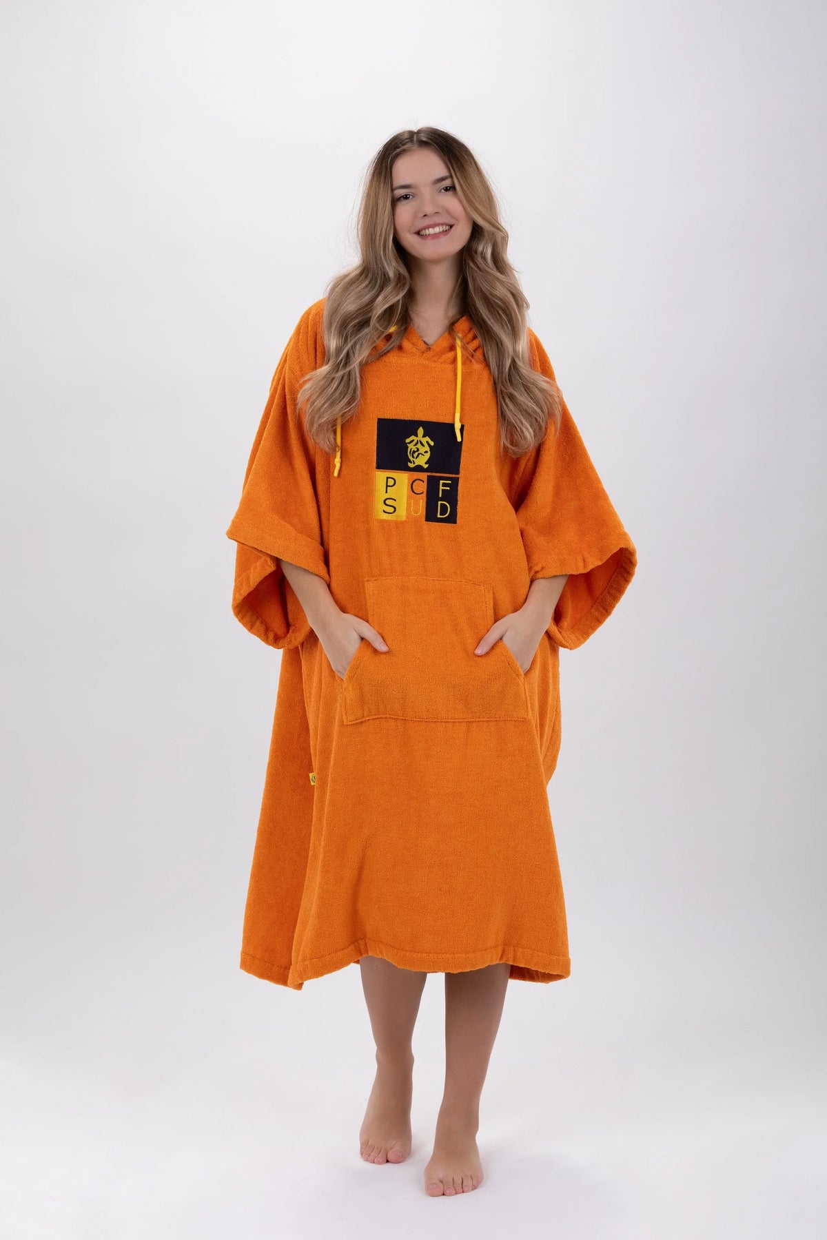 Poncho de Surf Pacifique Sud em Tencel com Mangas – Laranja, Tamanho Único