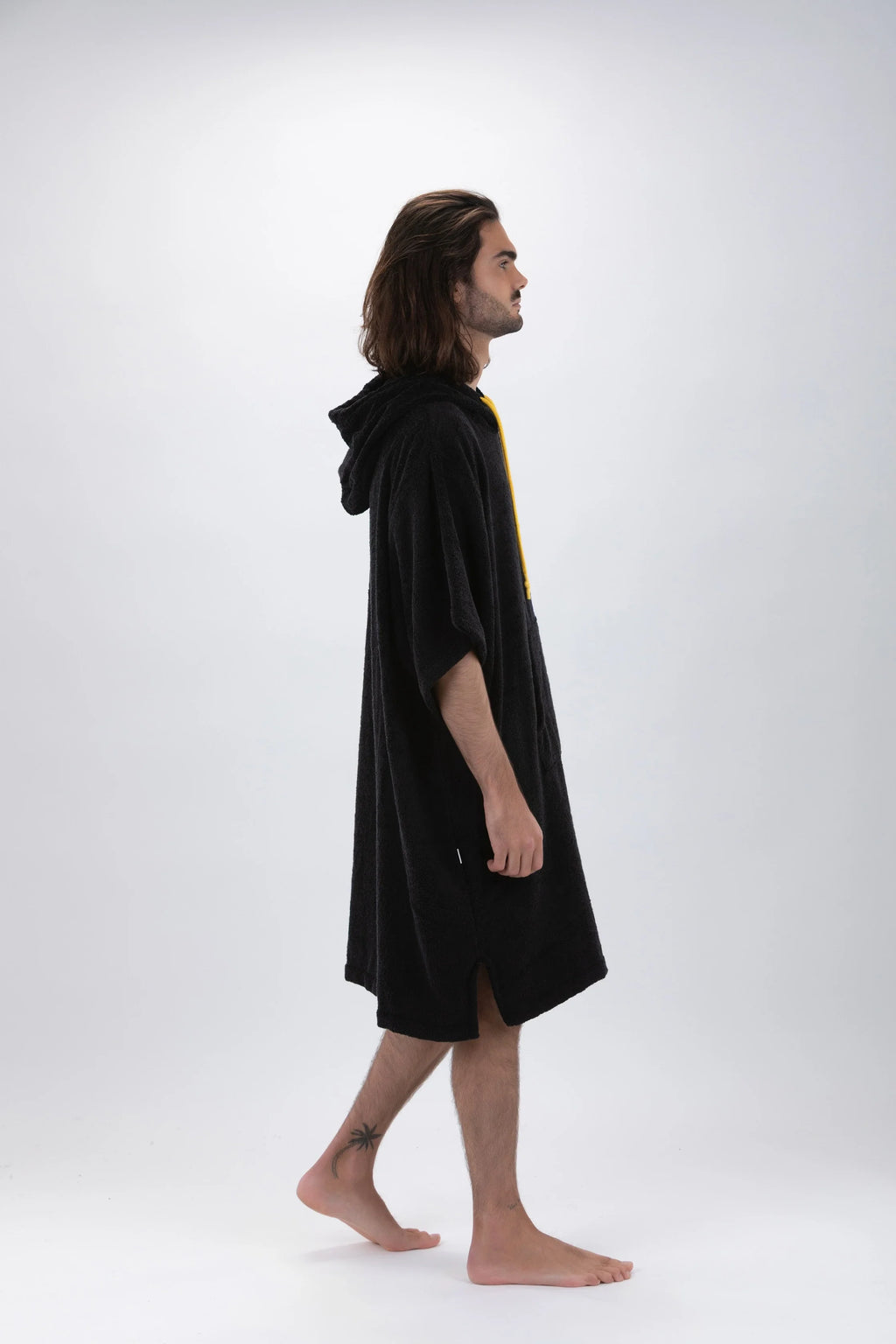 Poncho de Surf Pacifique Sud em Tencel com Mangas – Preto, Tamanho Único