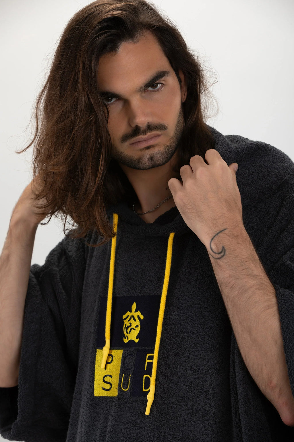 Poncho de Surf Pacifique Sud em Algodão com Mangas – Cinzento-escuro, Tamanho Único