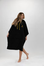 Poncho de Surf Pacifique Sud em Tencel com Mangas – Preto, Tamanho Único