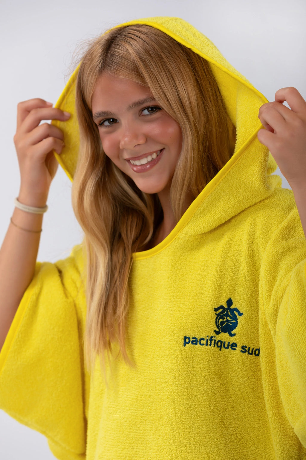 Poncho de Surf Júnior Pacifique Sud em Algodão com Mangas – Amarelo