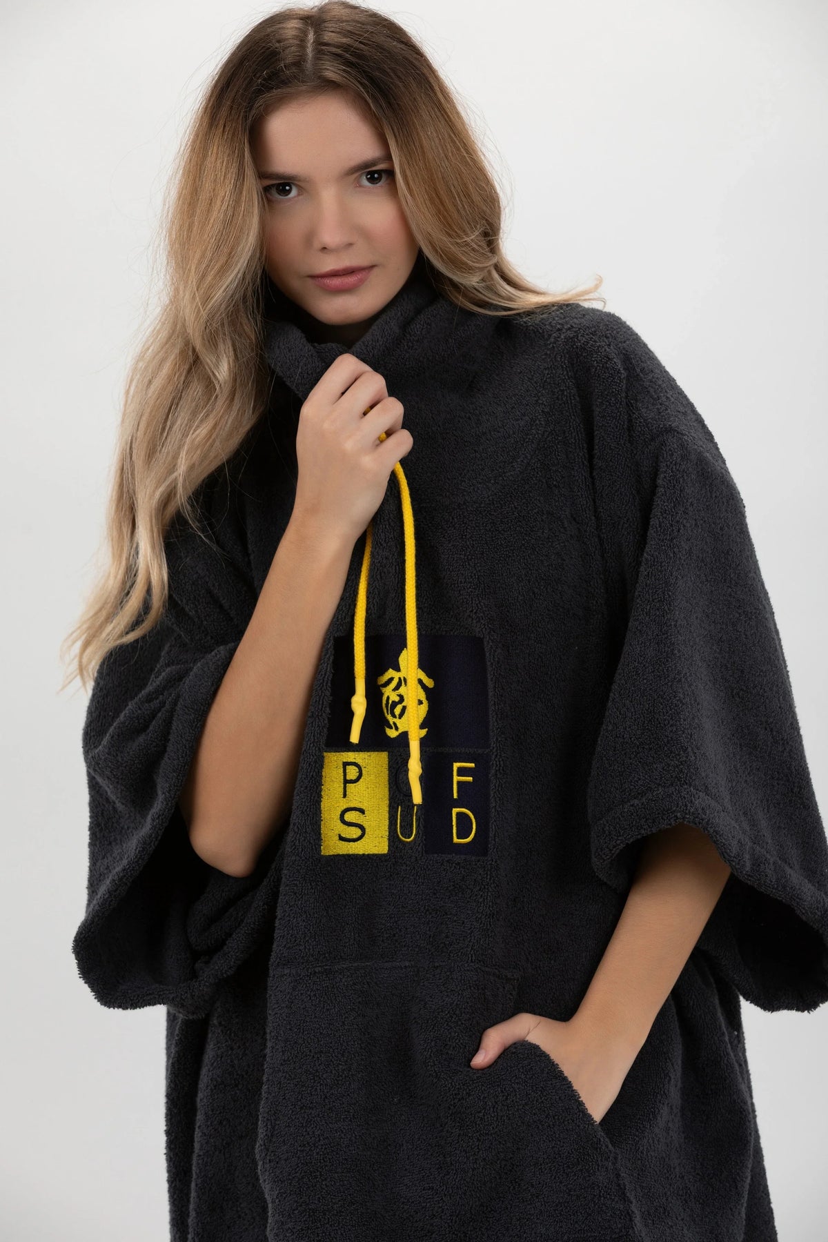 Poncho de Surf Pacifique Sud em Algodão com Mangas – Cinzento-escuro, Tamanho Único