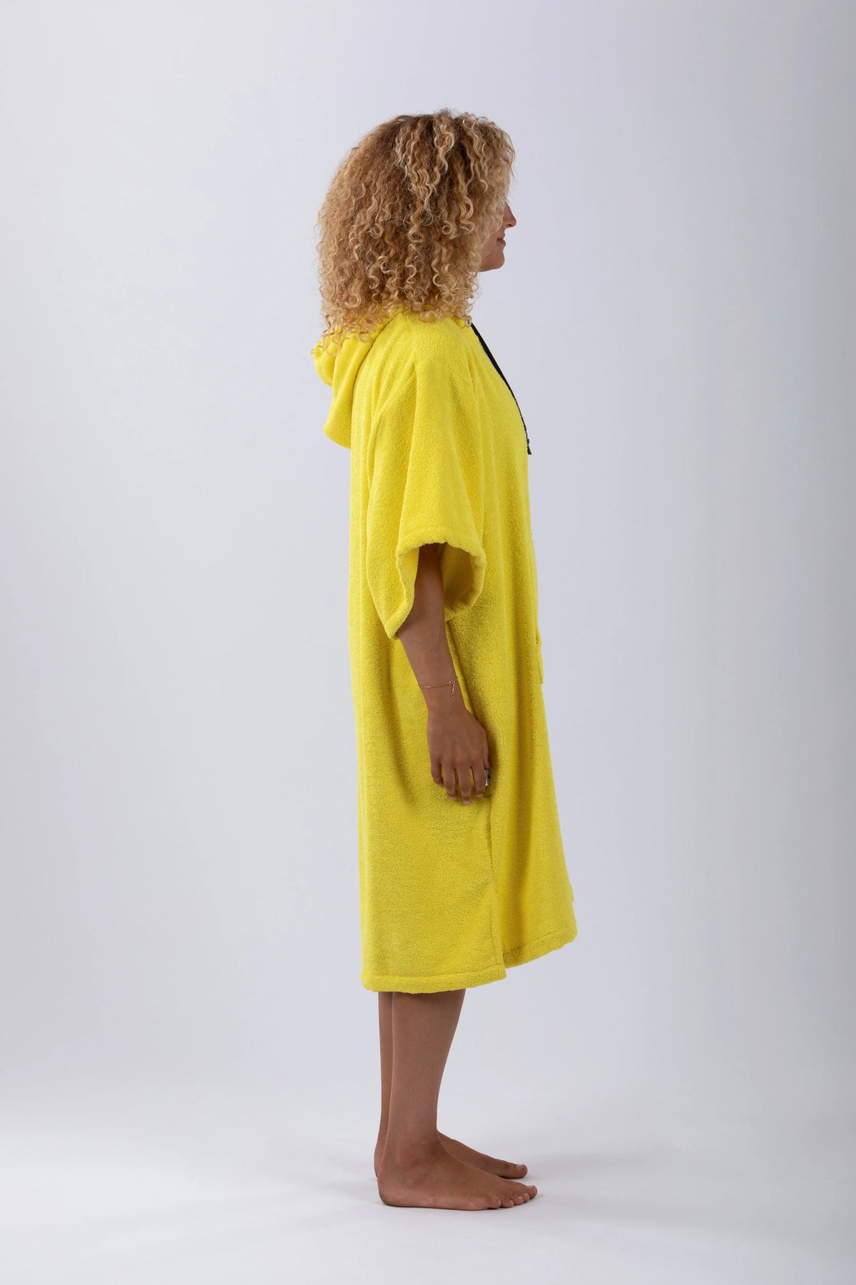Poncho de Surf Pacifique Sud em Algodão com Mangas – Amarelo, Tamanho Único